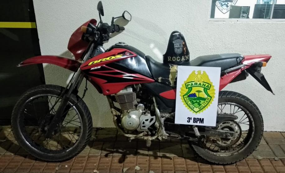 PM prende três pessoas e apreende espingarda e motocicleta no Sudoeste do estado