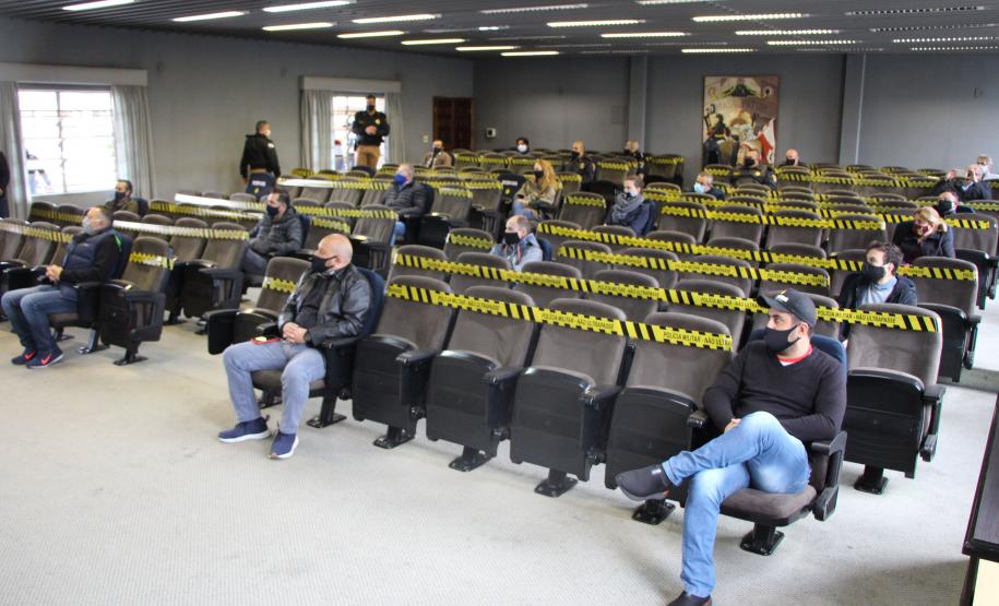 Comerciantes da Capital participam de palestra da PM sobre medidas de segurança para evitar crimes