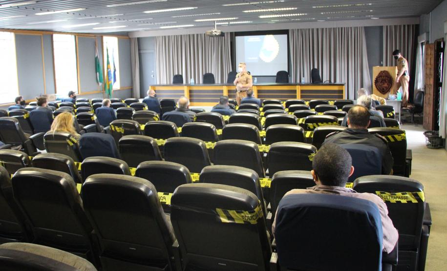 Comerciantes da Capital participam de palestra da PM sobre medidas de segurança para evitar crimes