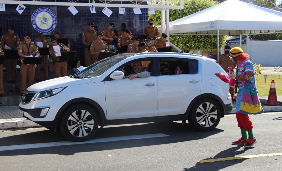 Colégio da PM arrecada 1,5 tonelada de alimentos em Drive Thru Solidário na Capital do estado
