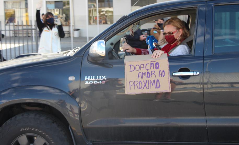 Colégio da PM arrecada 1,5 tonelada de alimentos em Drive Thru Solidário na Capital do estado