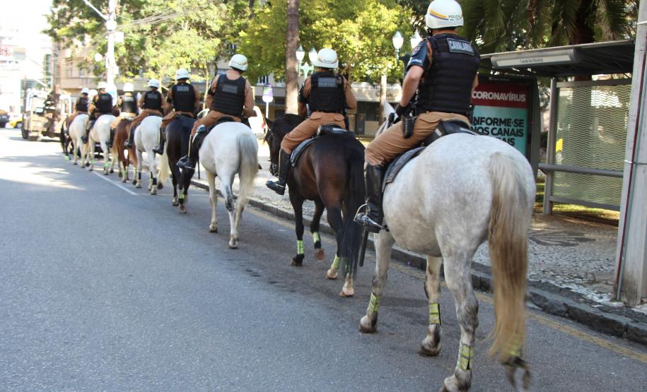 Manifestação Praça Santos Andrade e Palácio Iguaçu