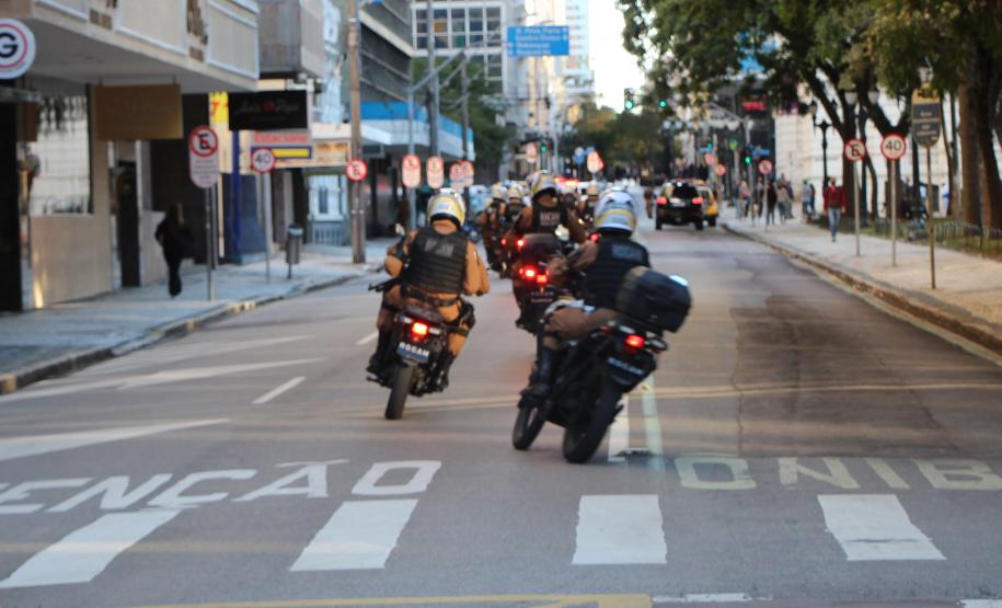 Manifestação Praça Santos Andrade e Palácio Iguaçu