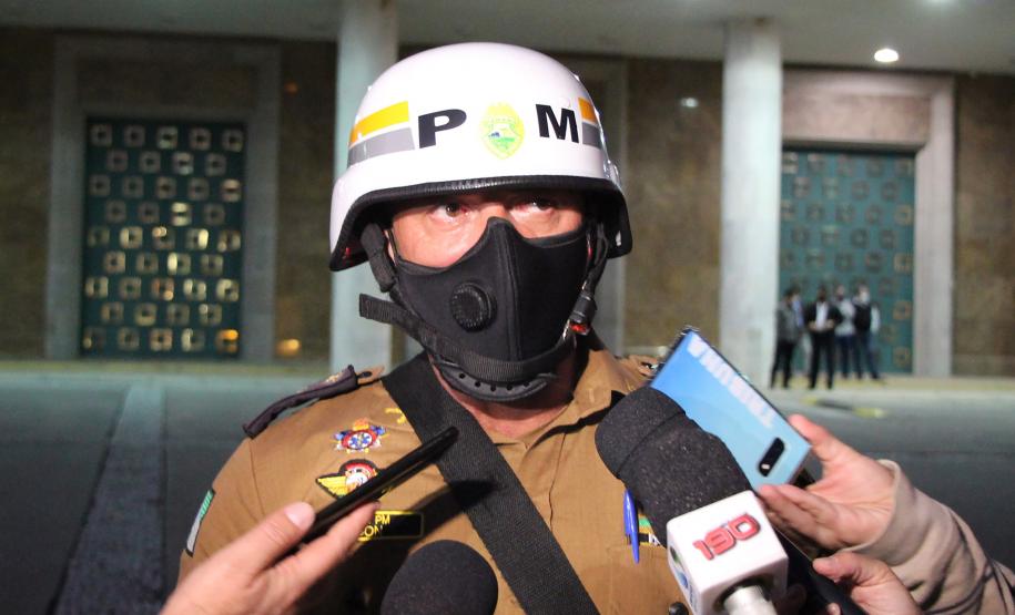 Manifestação Praça Santos Andrade e Palácio Iguaçu