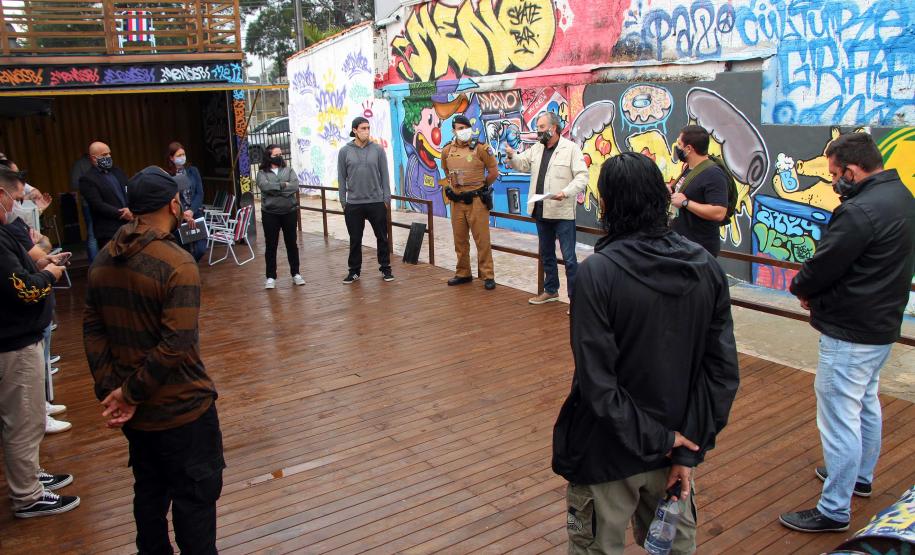 Polícia Militar e comunidade do Boqueirão discutem medidas para cuidar da Praça Menonitas