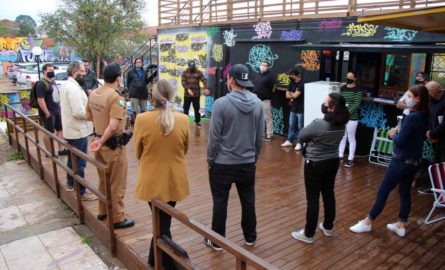 Polícia Militar e comunidade do Boqueirão discutem medidas para cuidar da Praça Menonitas