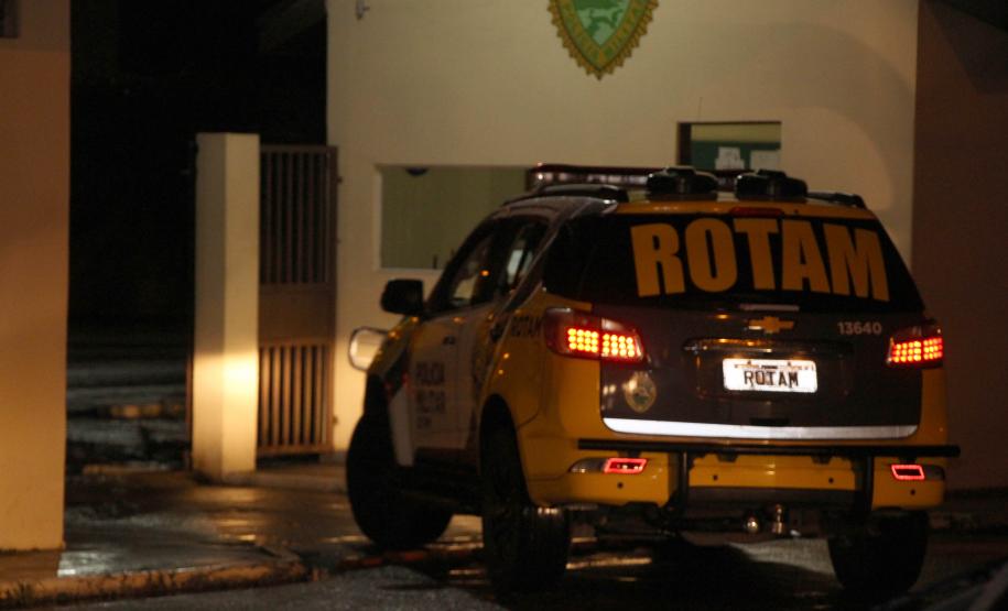 PM cumpre 16 mandados de Busca e Apreensão e apreende mais de R$ 33 mil com a operação Reservada, na RMC