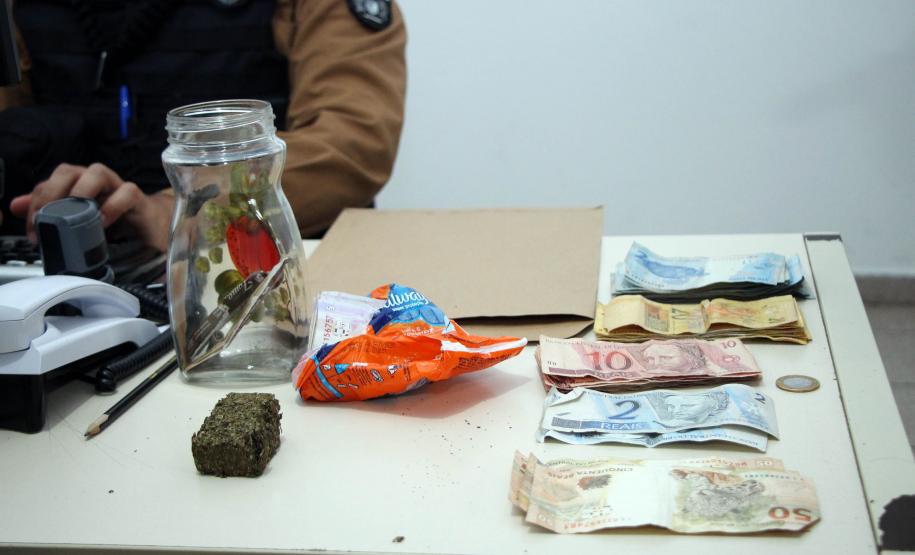 PM cumpre 16 mandados de Busca e Apreensão e apreende mais de R$ 33 mil com a operação Reservada, na RMC