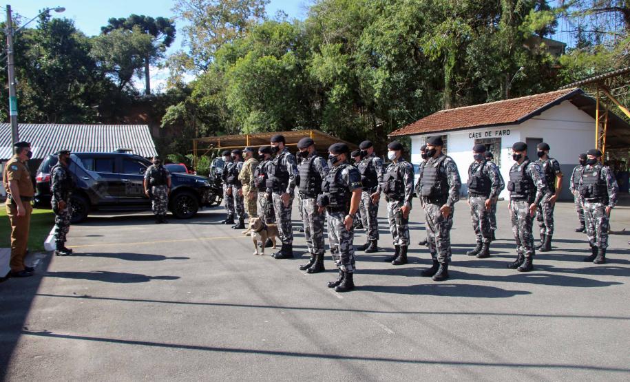BOPE recebe máscaras de tecido doadas por entidade de proteção animal em Curitiba