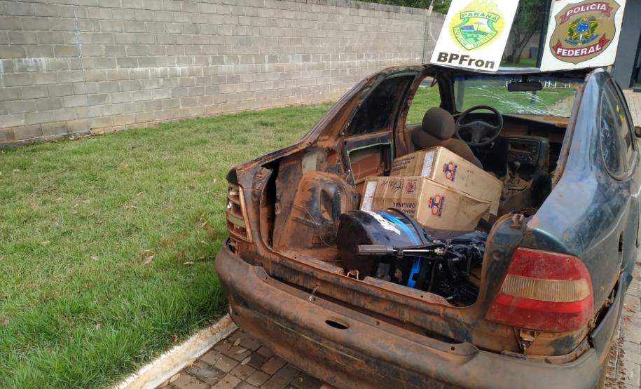 Durante Operação Hórus, Batalhão de Fronteira apreende embarcação, veículo e cigarros contrabandeados no município de Guaíra (PR)