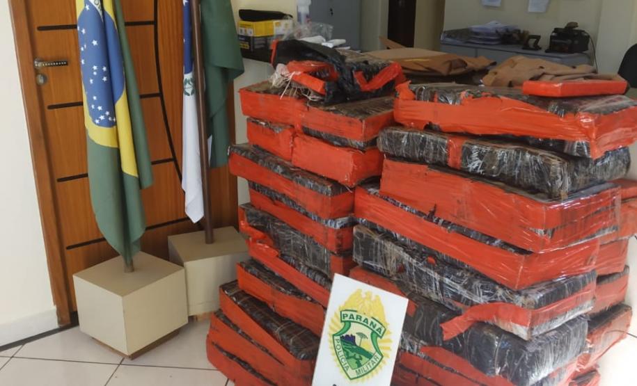 PM apreende carro carregado com meia tonelada de maconha no Noroeste do estado