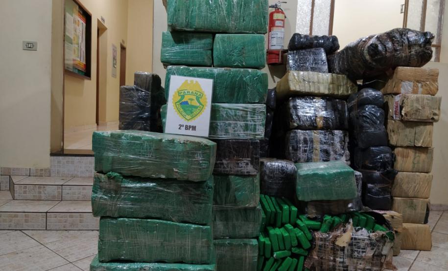 Mais de uma tonelada de maconha é apreendida em Santo Antônio da Platina (PR)