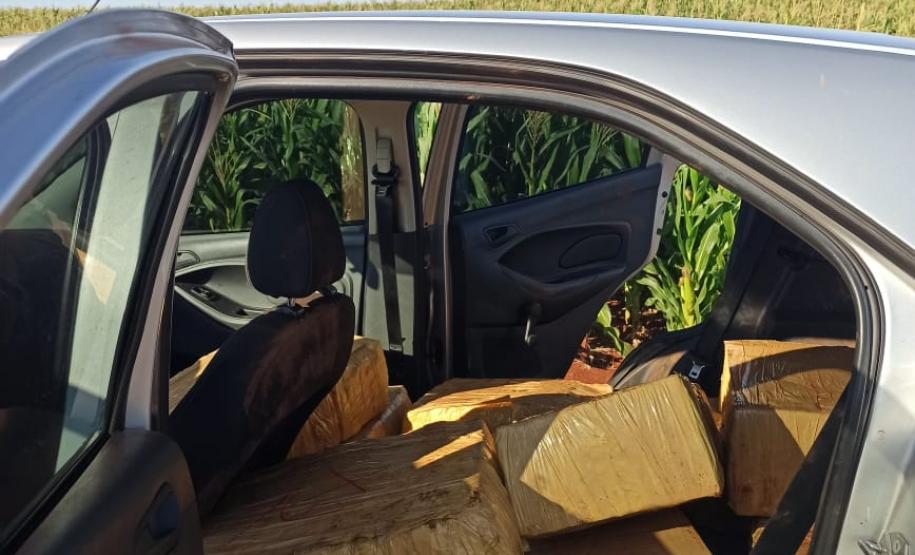 Homem foge de abordagem do BPRv e abandona carro com 350 quilos de maconha no Oeste do estado