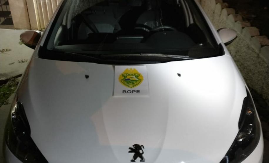 Policiais do BOPE apreendem um veículo e uma arma de fogo em Colombo (RMC)