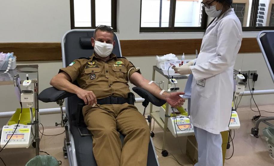 Policiais militares fazem doação de sangue coletiva no Norte do estado pelo Dia Mundial do Doador de Sangue