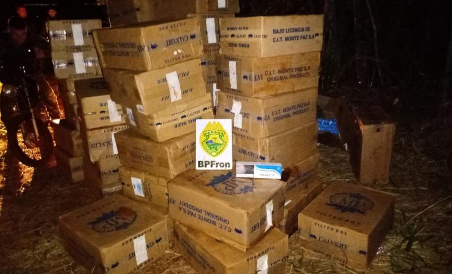 Movimentação na beira do Lago Itaipu leva BPFron a apreender 105 caixas de cigarros e moto no Oeste do estado