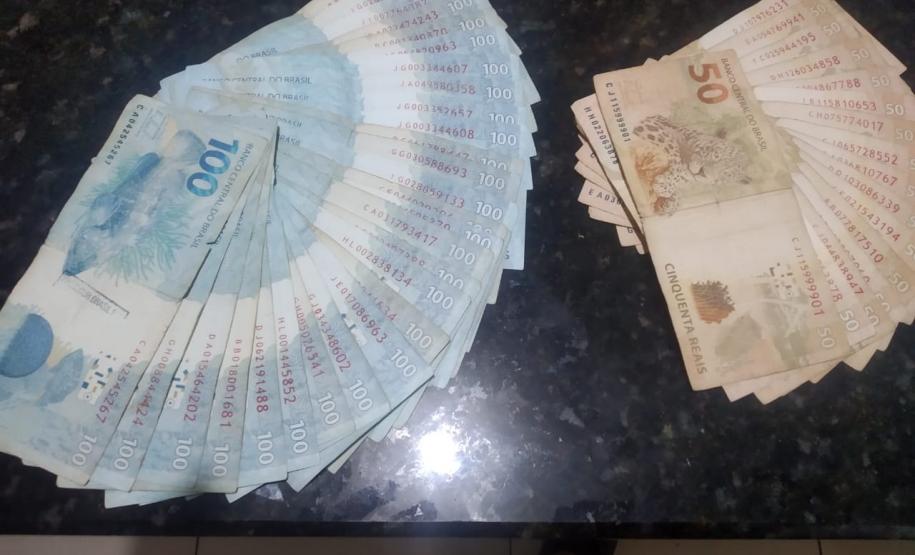 No Noroeste do estado, PM prende dupla e apreende simulacro e quase R$ 4 mil em dinheiro