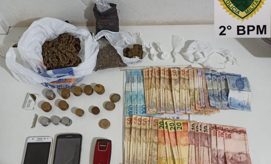 PM prende três pessoas e apreende 23 porções de drogas e mais de R$ 1,5 mil em dinheiro no Norte Pioneiro