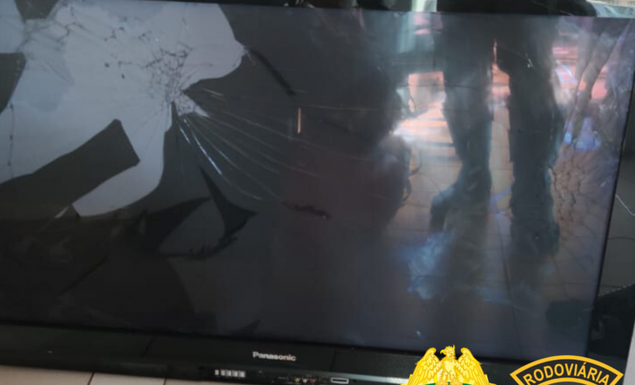 BPRv prende dupla que tentou fugir da abordagem após furtar= casa no Noroeste do estado