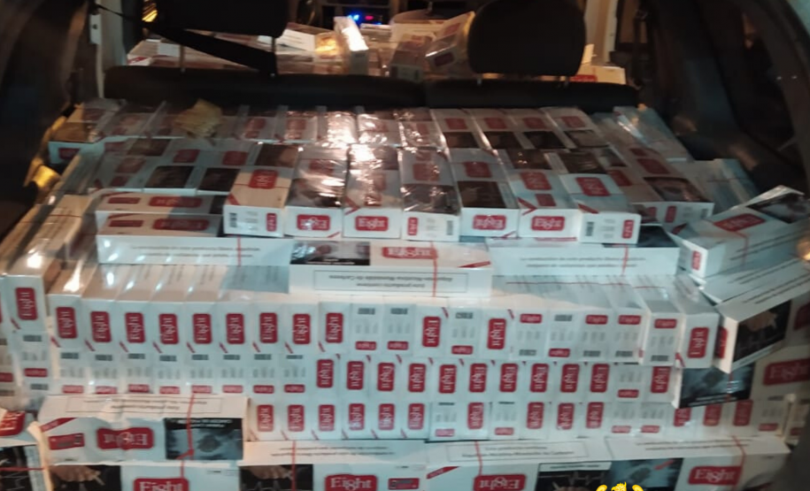 BPRv apreende carro carregado com 6,5 mil maços de cigarros contrabandeados no Oeste do estado