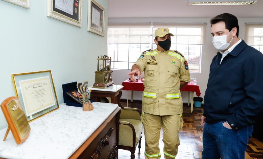 Governador agradece trabalho dos bombeiros do Paraná