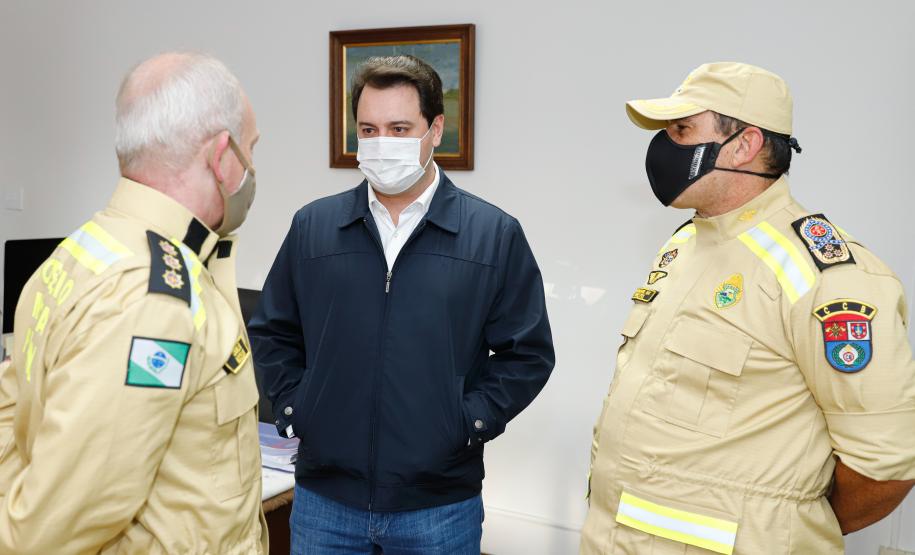 Governador agradece trabalho dos bombeiros do Paraná