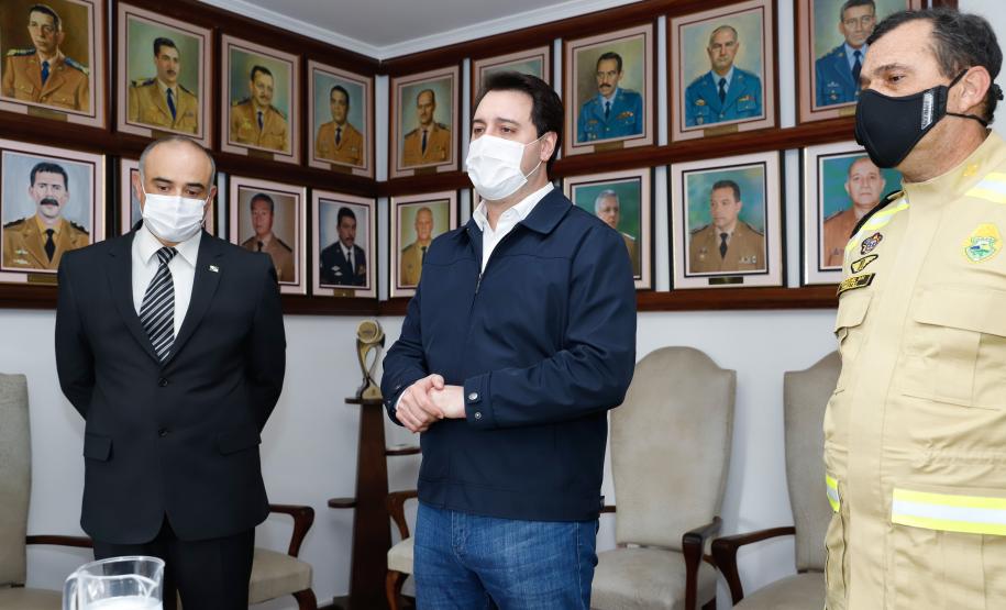 Governador agradece trabalho dos bombeiros do Paraná