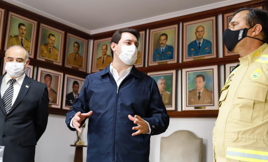 Governador agradece trabalho dos bombeiros do Paraná
