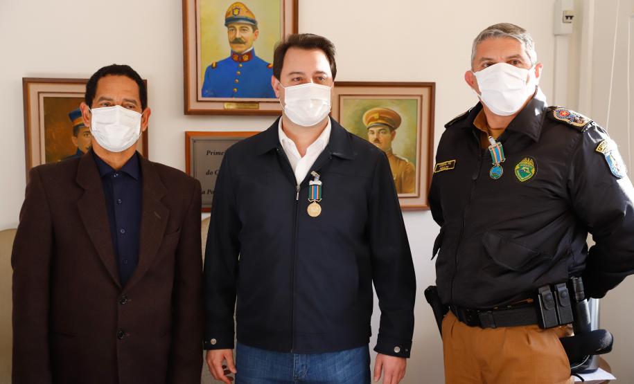 Governador agradece trabalho dos bombeiros do Paraná