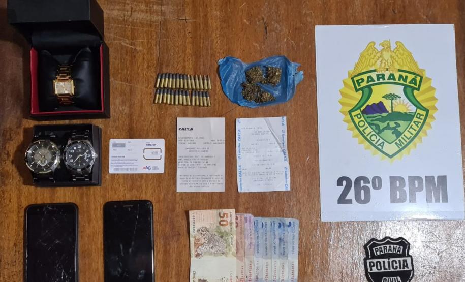 Nos Campos Gerais, PM prende duas pessoas e apreende armas e munições em situações distintas