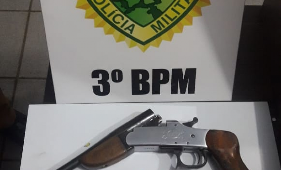PM prende três homens e apreende drogas e uma pistola no Sudoeste do estado