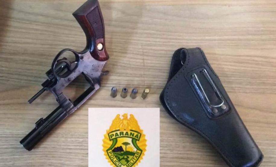 Equipes da PM do Norte do estado apreendem arma e encaminham envolvidos com o tráfico de drogas