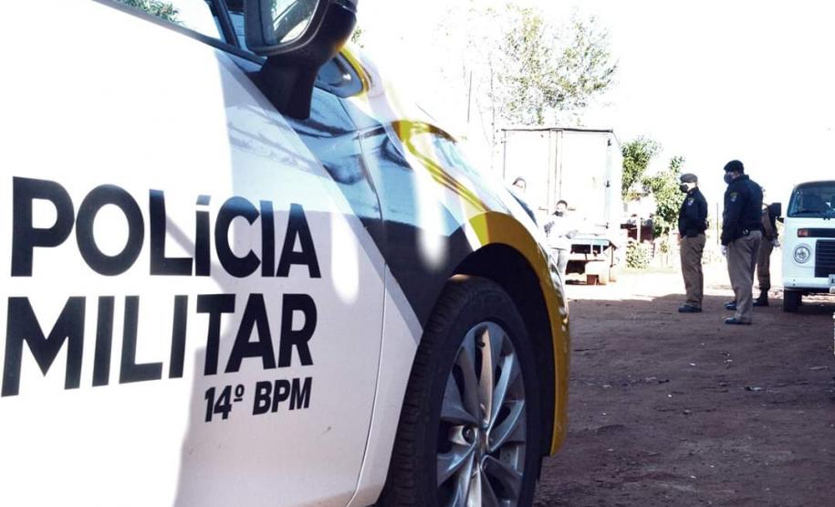Moradores de Foz do Iguaçu recebem doação de alimentos e hortaliças da Polícia Militar