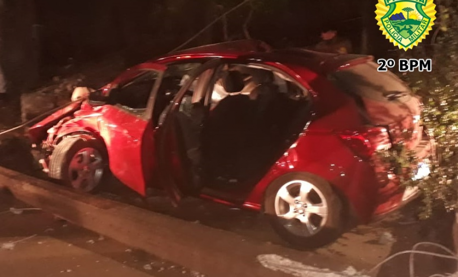 Homem causa acidente ao tentar fugir da PM e acaba preso em Wenceslau Braz (PR)