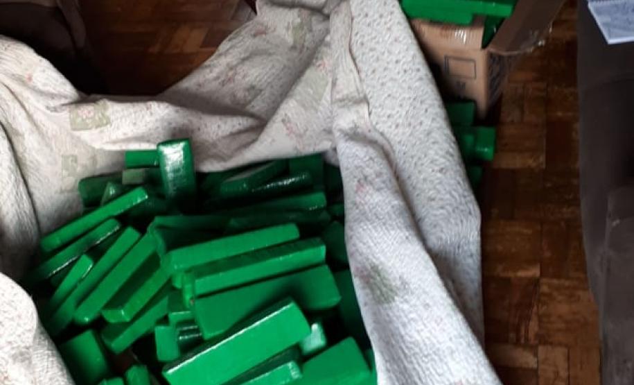 Mais de 124 quilos de drogas são apreendidos pela PM em Francisco Beltrão (PR)