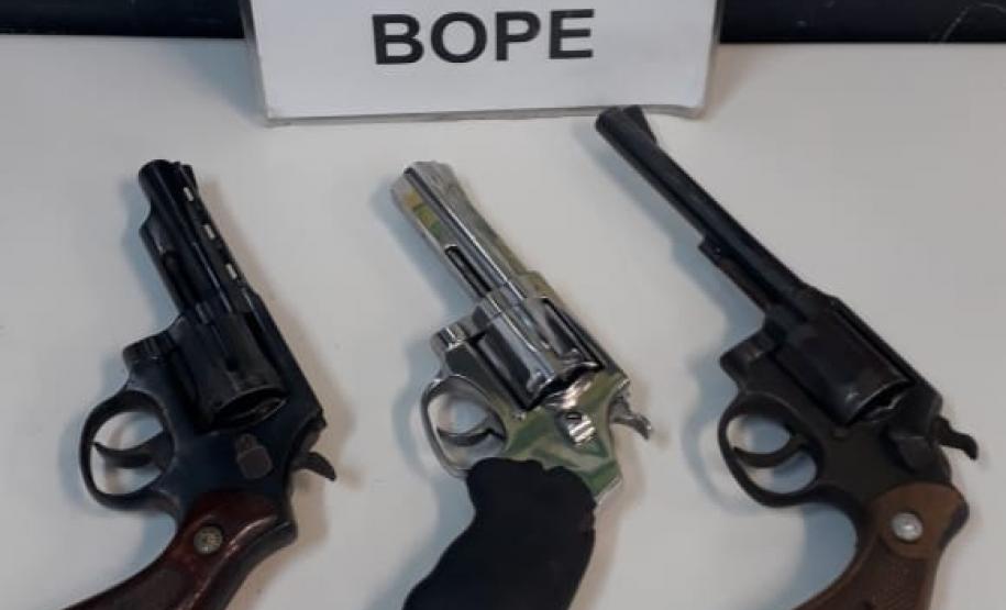 BOPE apreende quatro armas em abordagens na Capital e RMC durante o fim de semana