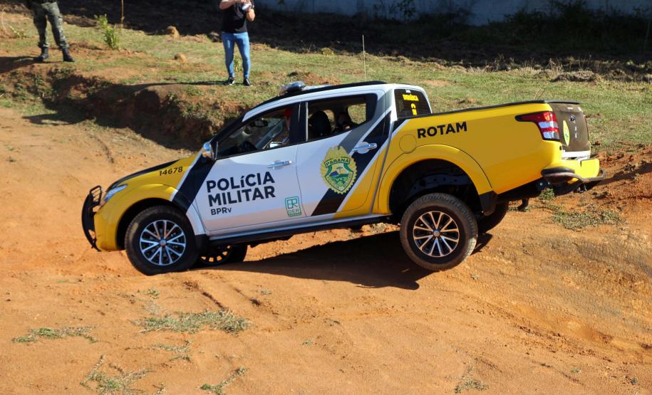 BPRv promove treinamento em caminhonete 4x4 para policiais militares e agentes de trânsito em Quatro Barras, na RMC