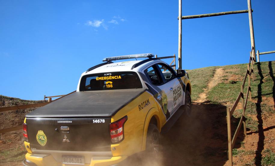 BPRv promove treinamento em caminhonete 4x4 para policiais militares e agentes de trânsito em Quatro Barras, na RMC