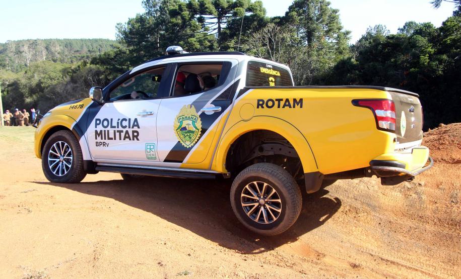 BPRv promove treinamento em caminhonete 4x4 para policiais militares e agentes de trânsito em Quatro Barras, na RMC