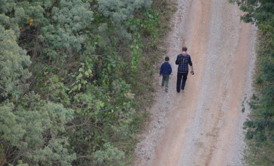 Criança e pai desaparecidos em matagal na RMC são resgatados pela PM
