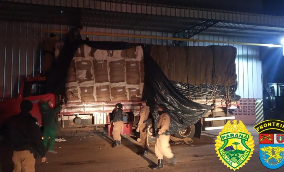 Durante a Operação Hórus, BPFron apreende mais de 600 quilos de maconha escondida em carga de algodão