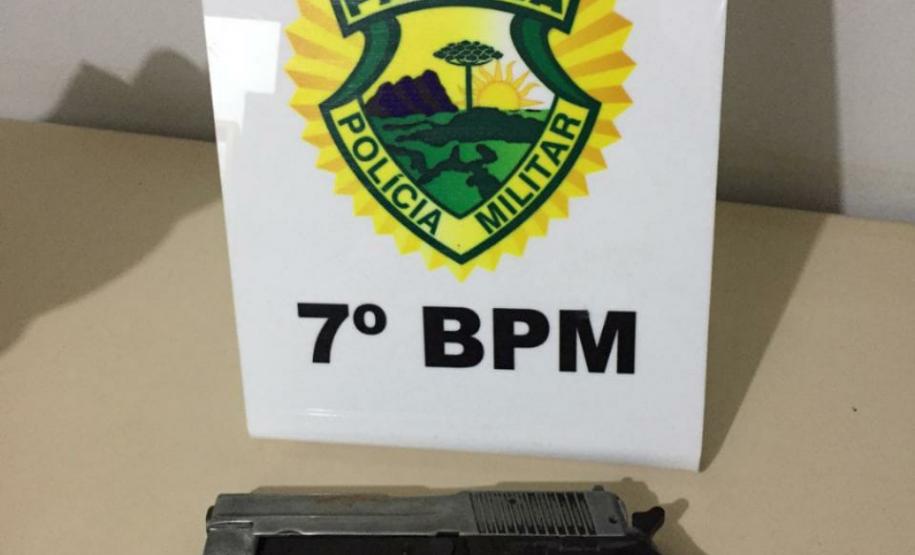 Em situações separadas, PM do Noroeste do estado apreende entorpecentes e simulacro de arma de fogo