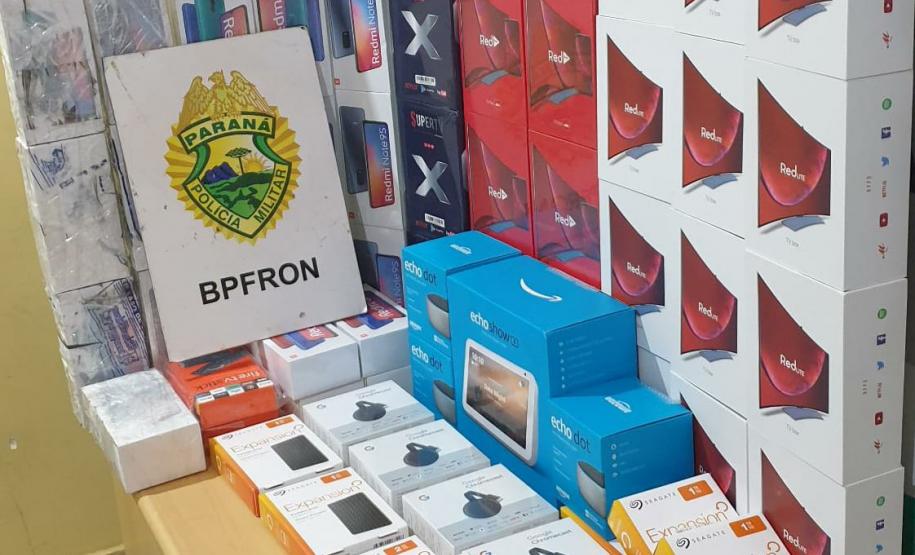 Abordagens do BPFron terminam com 296 celulares contrabandeados apreendidos no Oeste do PR