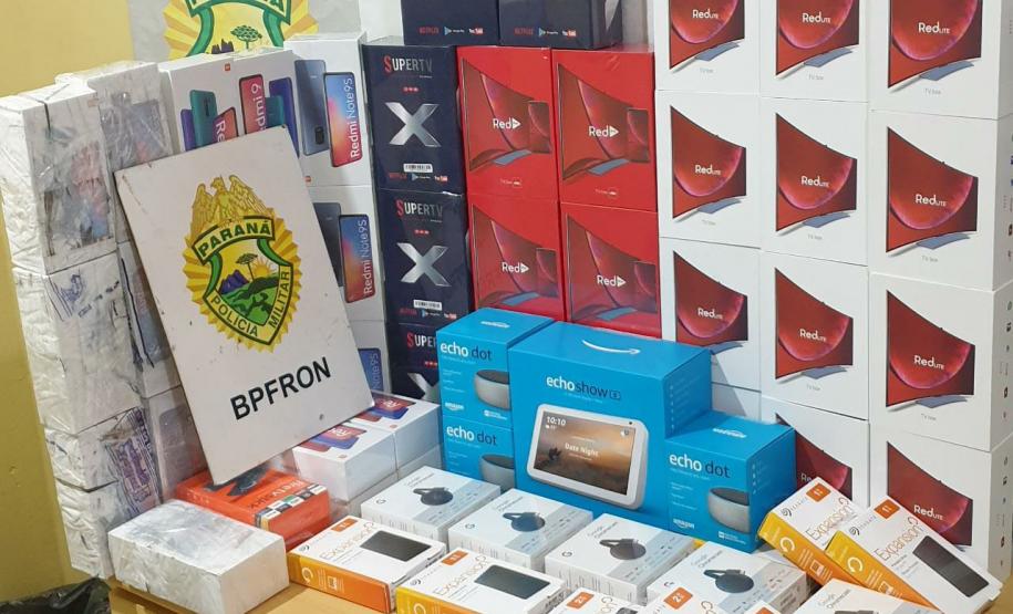 Abordagens do BPFron terminam com 296 celulares contrabandeados apreendidos no Oeste do PR