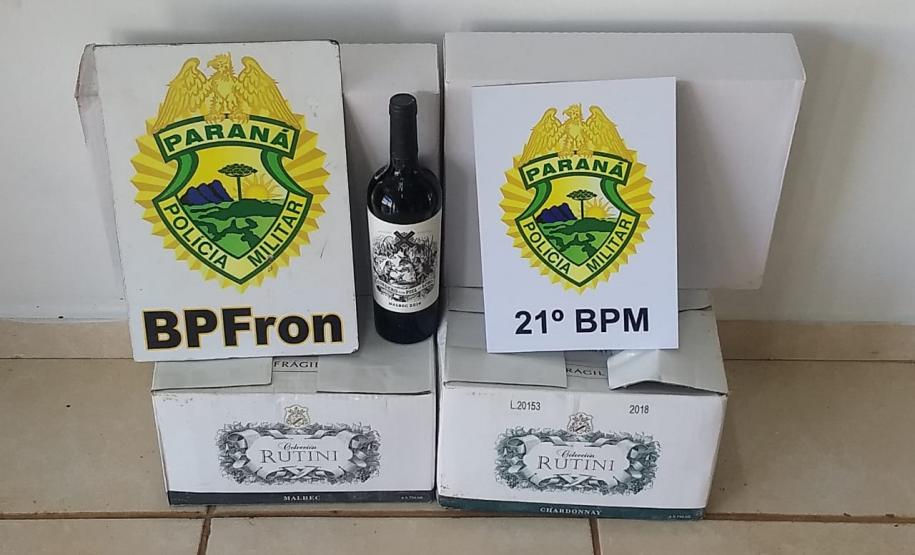 Em Santo Antônio do Sudoeste (PR), Batalhão de Polícia de Fronteira apreende diversas garrafas de vinho argentino contrabandeado
