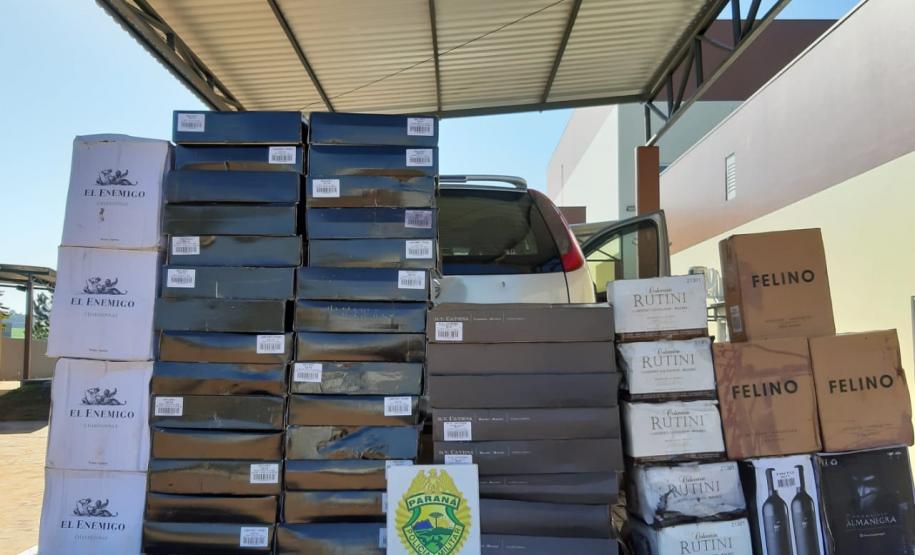 Carga de 331 garrafas de vinhos contrabandeados da Argentina é apreendida em Santo Antônio do Sudoeste