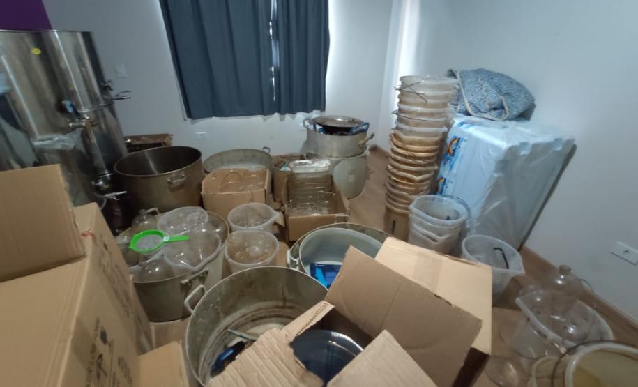 PM descobre laboratório de drogas e prende dois envolvidos no Botiatuvinha, em Curitiba