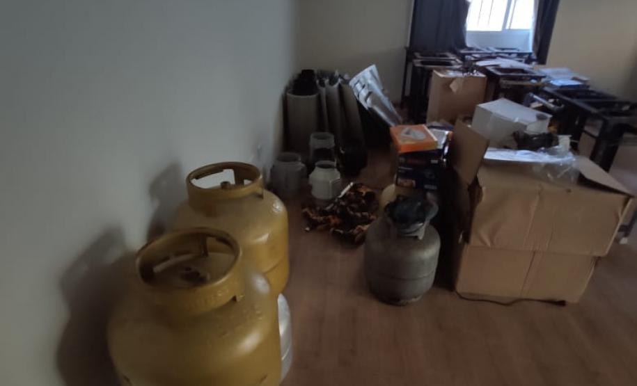 PM descobre laboratório de drogas e prende dois envolvidos no Botiatuvinha, em Curitiba