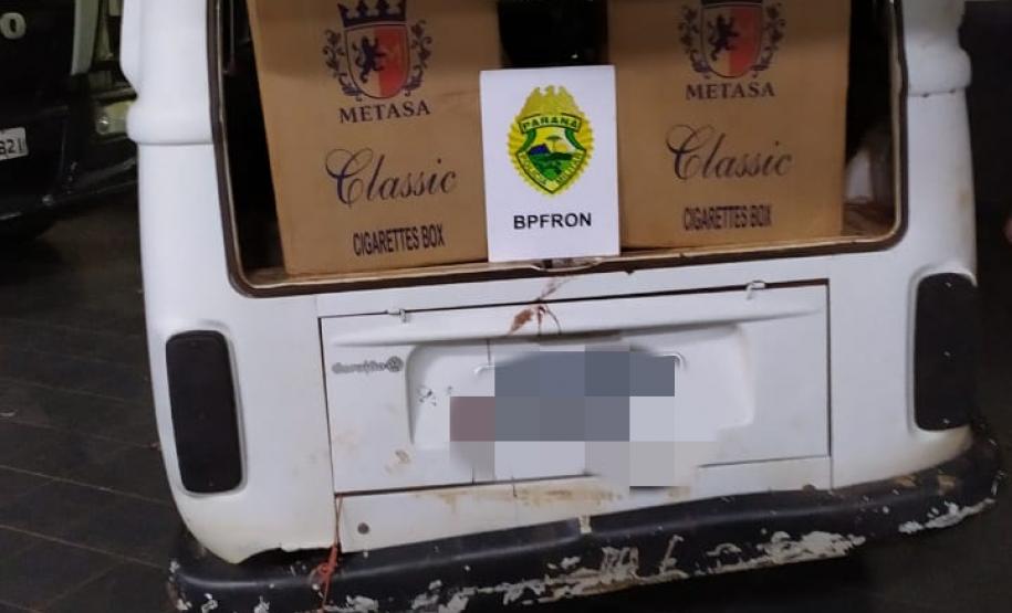 Na região da fronteira, PM apreende dois veículos carregados com cigarros e vinhos contrabandeados
