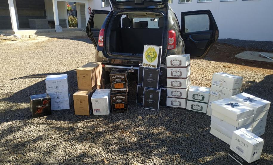 Carro carregado com 270 garrafas de vinho é apreendido pelo BPFron em Barracão (PR)